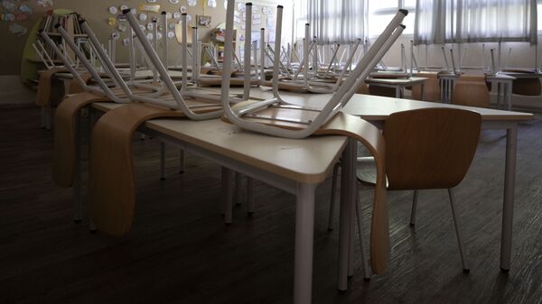 Пустой школьный класс, фото из архива - Sputnik Азербайджан