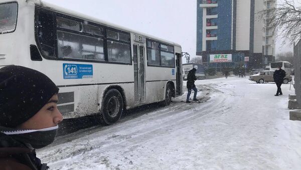 Ситуация в Баку после снегопада, 24 февраля 2021 года - Sputnik Азербайджан