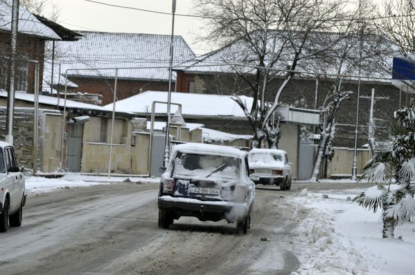 Ситуация в Лянкоране после снегопада, 25 февраля 2021 года - Sputnik Azərbaycan