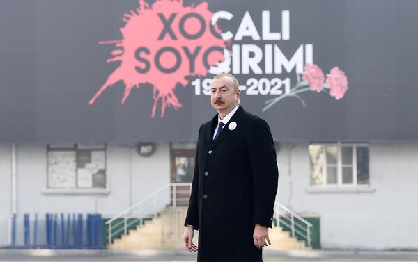 Prezident İlham Əliyev Xocalı soyqırımı abidəsini ziyarət edib - Sputnik Azərbaycan