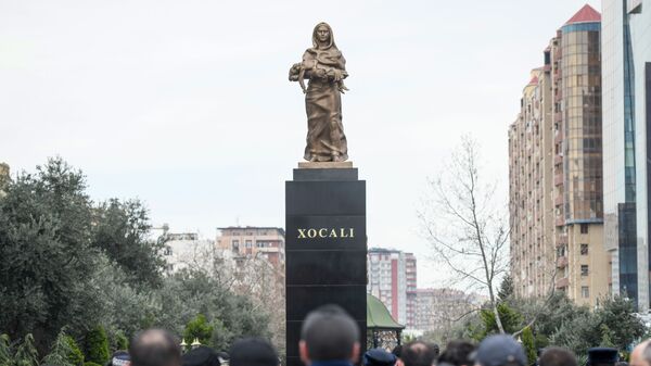 Памятник жертвам Ходжалинской резни  - Sputnik Азербайджан