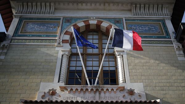 Флаги Франции и ЕС, фото из архива - Sputnik Azərbaycan