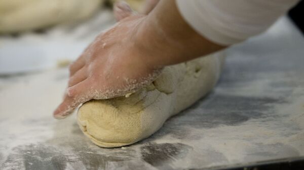 Тесто для хлеба, фото из архива - Sputnik Азербайджан