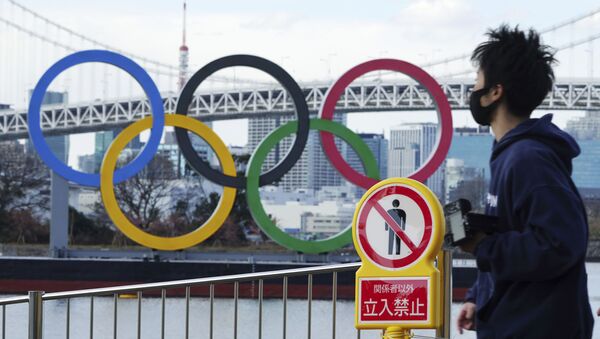 Олимпийские кольца в Токио, фото из архива - Sputnik Азербайджан