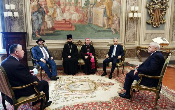 Поездка делегации Фонда Гейдара Алиева в Ватикан - Sputnik Азербайджан