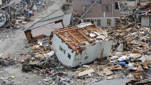 Разрушенный дом после землетрясения и цунами в Японии  - Sputnik Azərbaycan