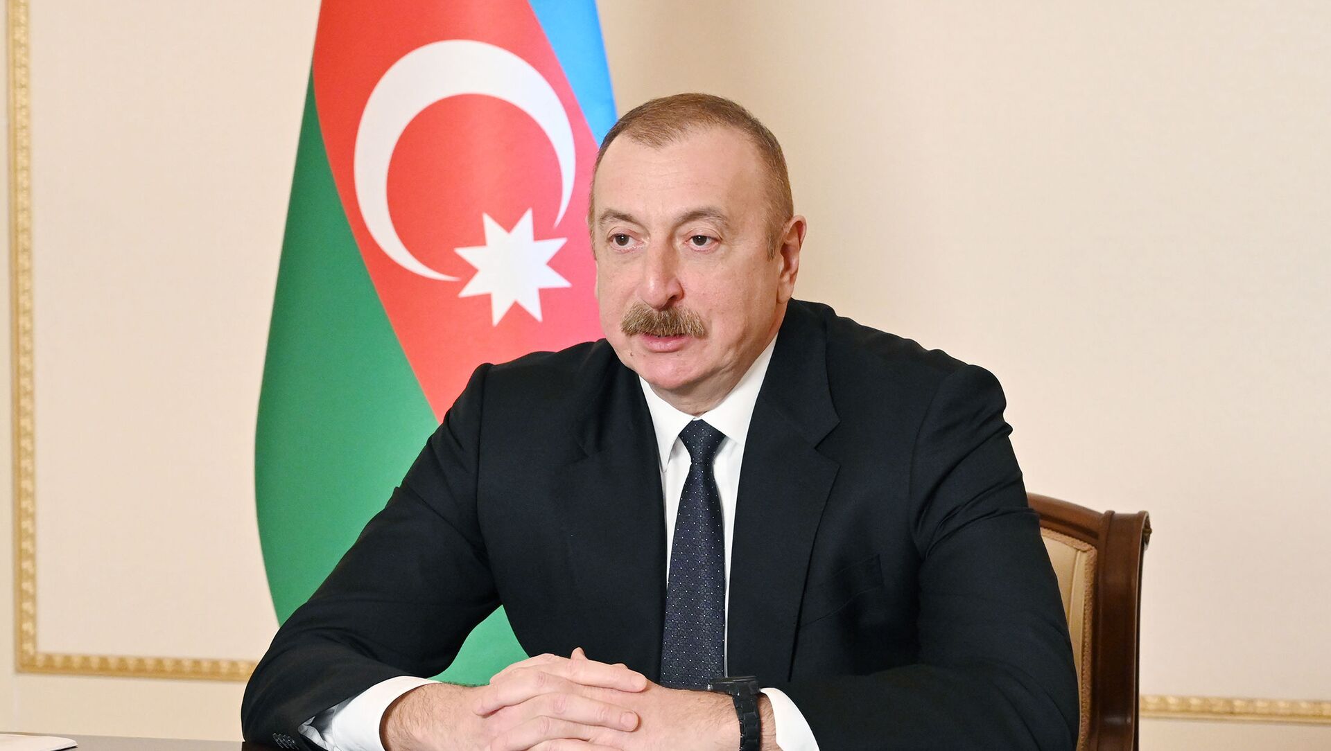 Президент Ильхам Алиев принял нового президента Европейского банка реконструкции и развития - Sputnik Азербайджан, 1920, 11.03.2021