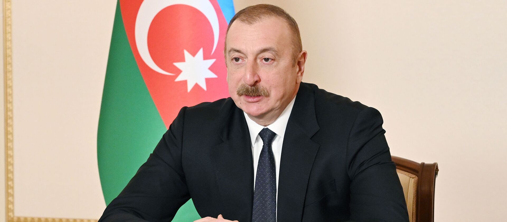 Президент Ильхам Алиев принял нового президента Европейского банка реконструкции и развития - Sputnik Азербайджан, 1920, 11.03.2021