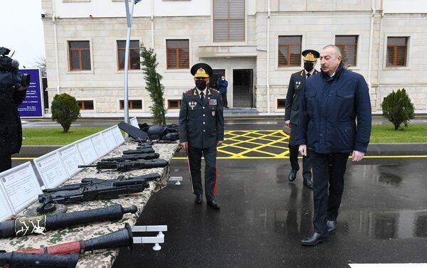 Prezident İlham Əliyev Daxili Qoşunların yeni inşa olunan “N” hərbi hissəsinin açılışında iştirak edib - Sputnik Azərbaycan