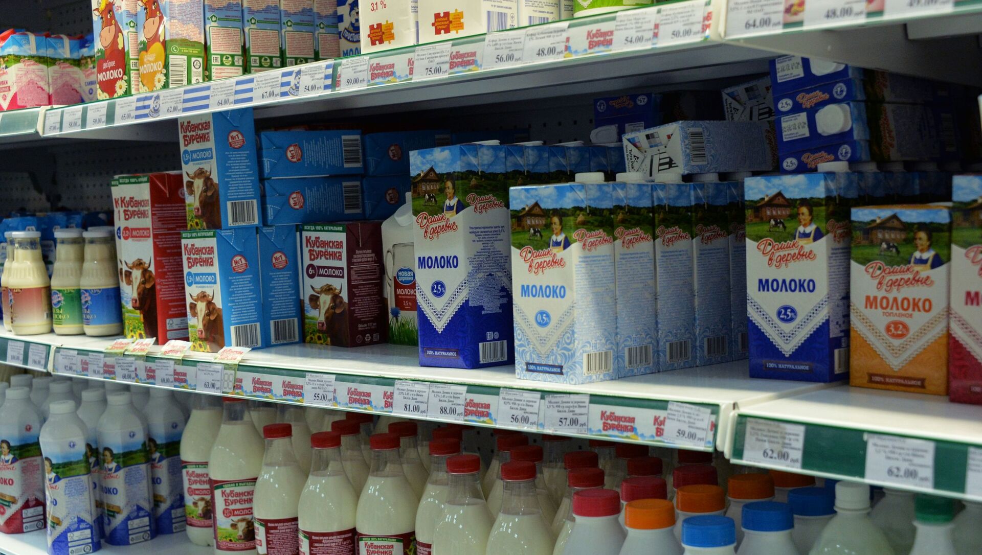 В России могут возникнуть перебои с поставками молока в магазины - Sputnik Азербайджан, 1920, 19.03.2021