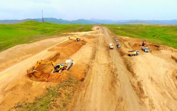Строительство автомагистрали Гадрут-Джебраил-Шукюрбейли - Sputnik Азербайджан