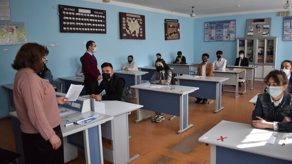 Экзамен в школе - Sputnik Азербайджан