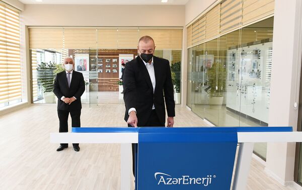 Президент Ильхам Алиев на открытии после реконструкции подстанций Говсан и Маштага - Sputnik Азербайджан