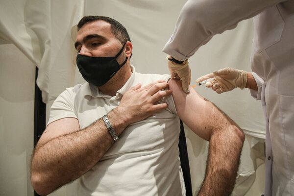 Вакцинация сотрудников отельной индустрии в Азербайджане - Sputnik Азербайджан