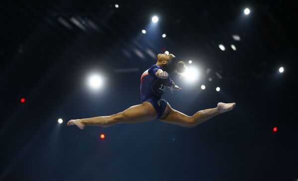 Французская Мелани де Хесус душ Сантуш на Чемпионате Европы по спортивной гимнастике 2021 года, Швейцария   - Sputnik Азербайджан