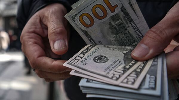 Доллар США, фото из архива - Sputnik Азербайджан