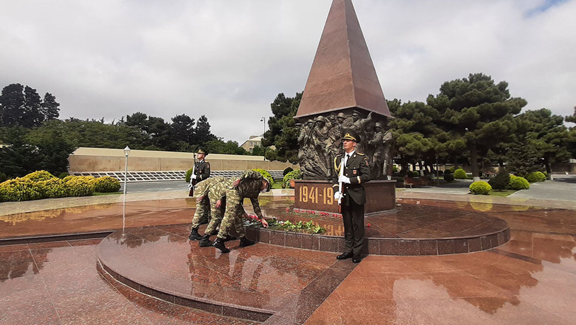 В Азербайджанской Армии проведены мероприятия по случаю 76-й годовщины Победы - Sputnik Азербайджан, 1920, 09.05.2021