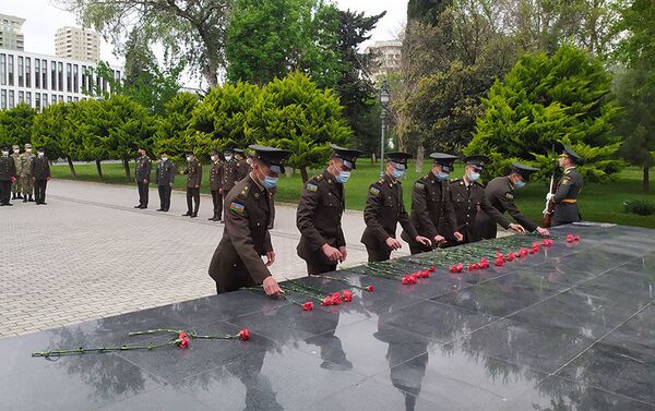 В Азербайджанской Армии проведены мероприятия по случаю 76-й годовщины Победы - Sputnik Азербайджан