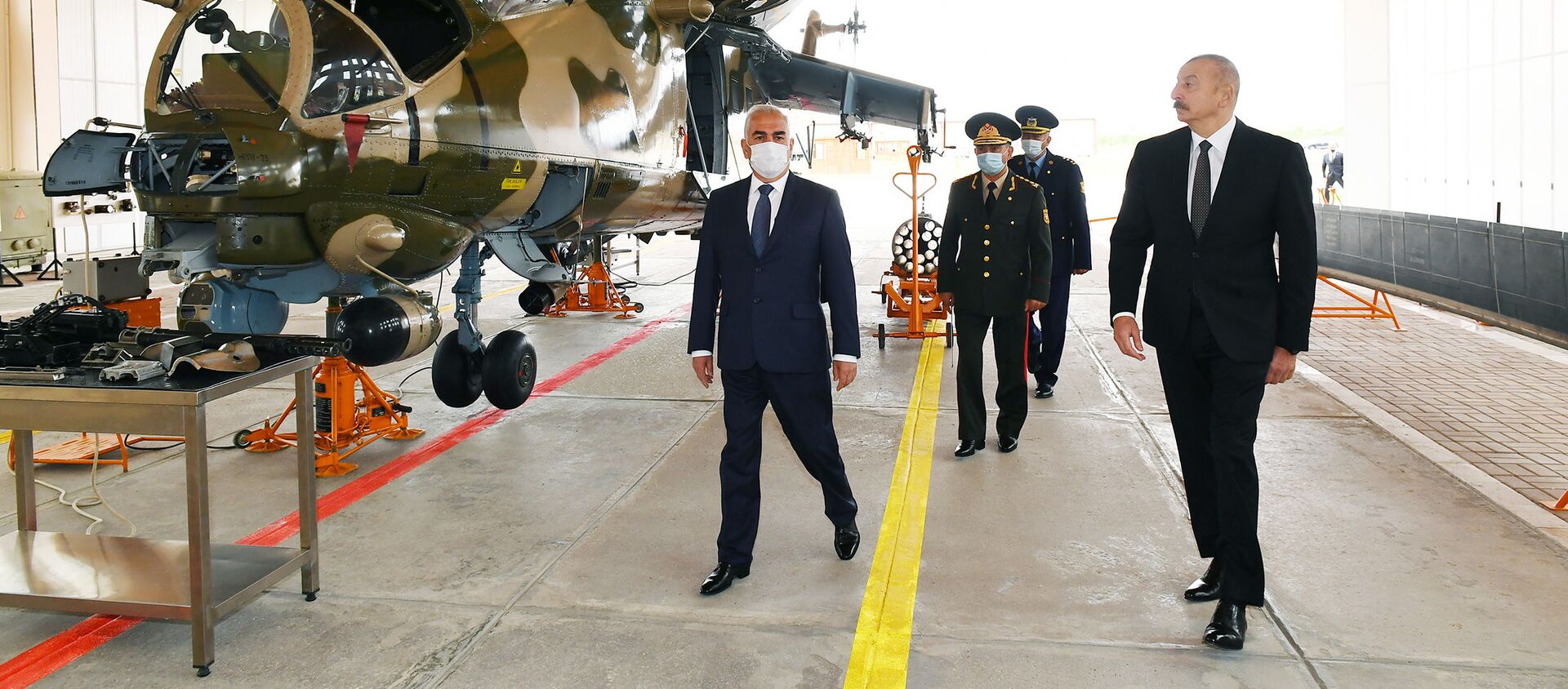 Prezident İlham Əliyev Əlahiddə Ümumqoşun Ordunun hərbi aerodromunun açılışında iştirak edib - Sputnik Azərbaycan, 1920, 10.05.2021