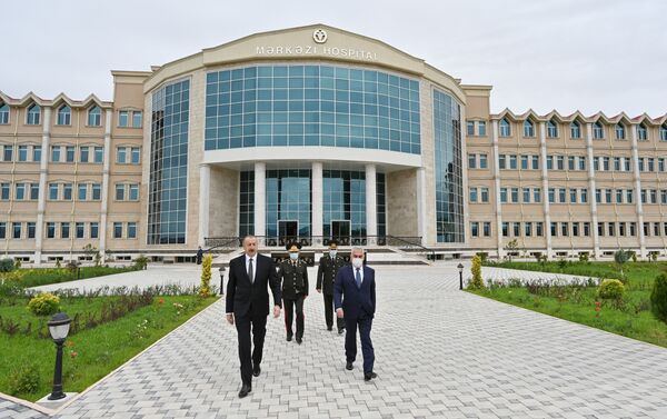 Президент Ильхам Алиев на церемонии открытия Центрального госпиталя Нахчыванского гарнизона. - Sputnik Азербайджан