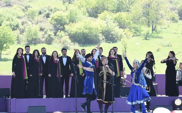 Открытие фестиваля «Харыбюльбюль» в Шуше - Sputnik Azərbaycan