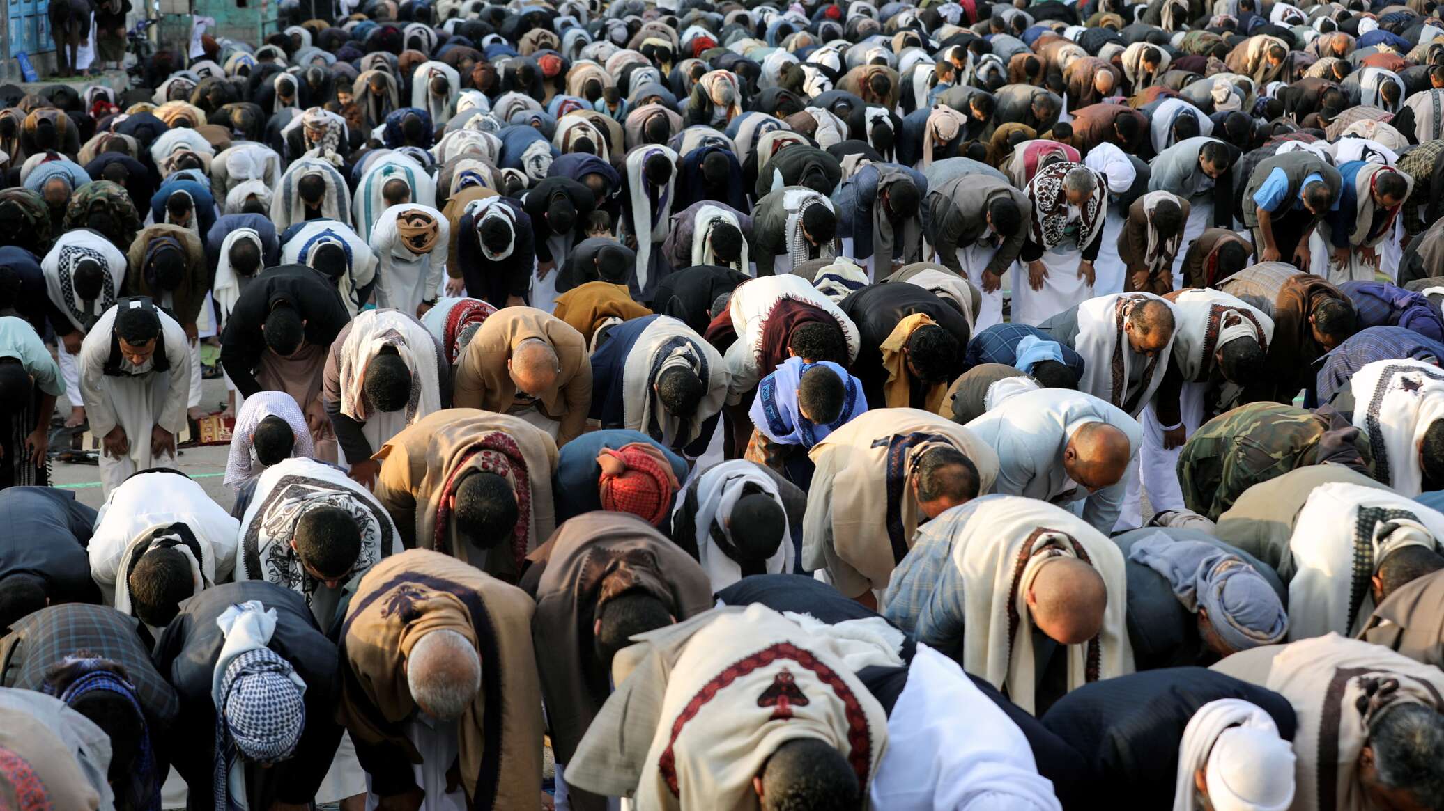 Умершие в рамадан мусульмане. Мусульманин молится. Мусульманский Рамадан. Рамадан 2022 фото. Рамазан Азербайджан.