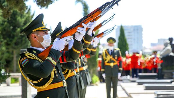 Церемония похорон генерал-полковника Тофика Агагусейнова - Sputnik Азербайджан