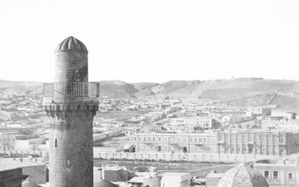 Одна из фотографий всемирно известного французского фотографа Поля Надара, сделанная в Баку в 1890 году - Sputnik Азербайджан