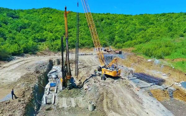 Строительство участка автодороги Баку-Шамахы-Муганлы-Исмаиллы-Габала - Sputnik Азербайджан