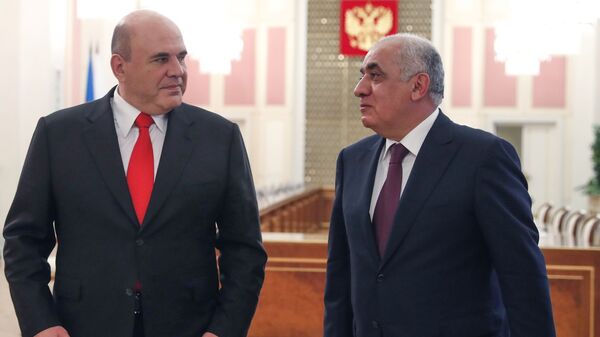 Председатель правительства РФ Михаил Мишустин и премьер-министр Азербайджана Али Асадов (справа) во время встречи, 20 мая 2021 - Sputnik Азербайджан