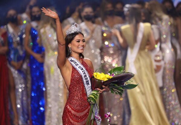 Мисс Мексика Андреа Меза коронована на сцене конкурса «Мисс Вселенная 2021» - Sputnik Азербайджан