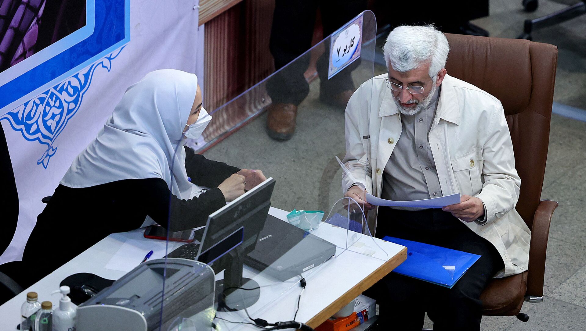 Бывший кандидат в президенты Саид Джалили регистрирует свою кандидатуру на июньских президентских выборах в столице Тегеране, 15 мая 2021 года - Sputnik Азербайджан, 1920, 26.05.2021