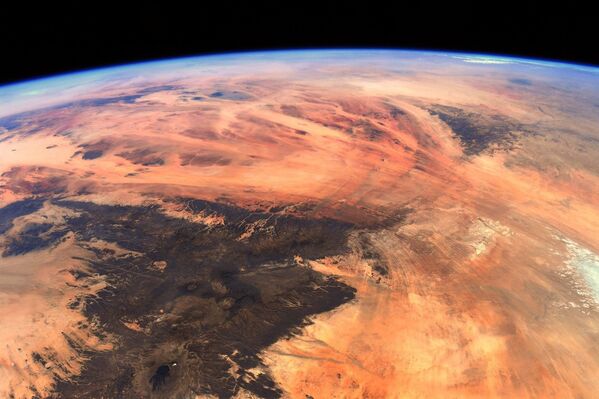 Вид из космоса на геологическое образование «Око Сахары», расположенное в Западной Африке - Sputnik Азербайджан