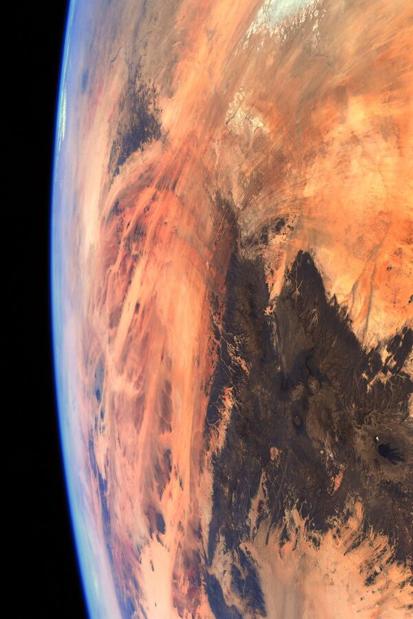 Пустыня Сахара на фотографии астронавта ЕКА Томаса Песке - Sputnik Азербайджан