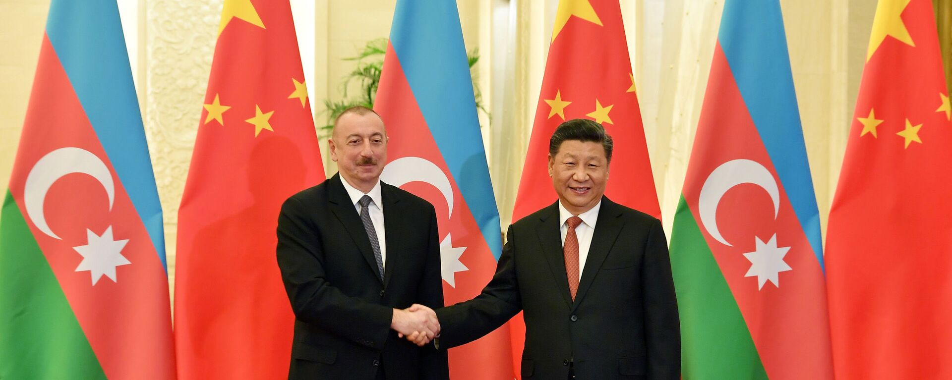 Президент Азербайджана Ильхам Алиев и Председатель Китайской Народной Республики Си Цзиньпин, фото из архива - Sputnik Азербайджан, 1920, 25.05.2024