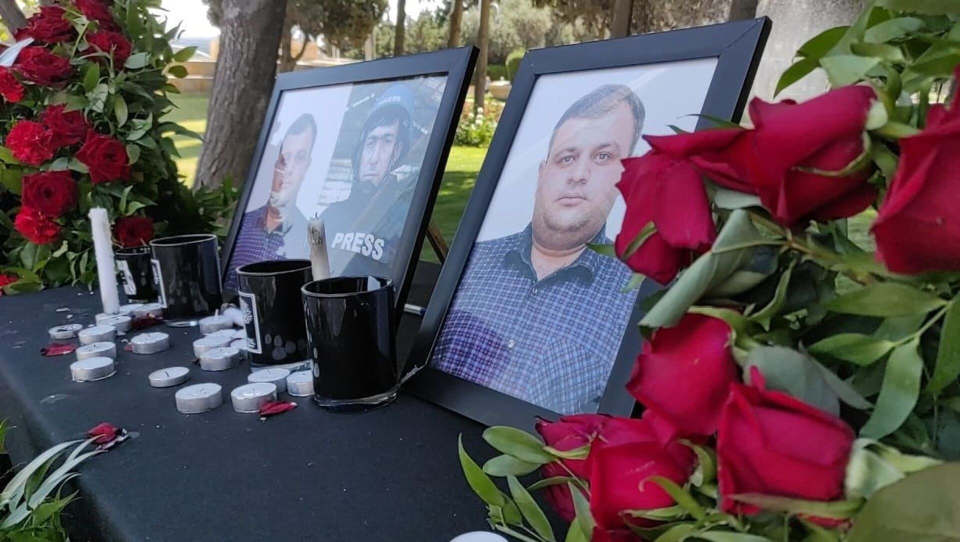 Общественность чтит память журналистов, погибших в результате подрыва на мине в Кельбаджаре  - Sputnik Азербайджан, 1920, 05.06.2021
