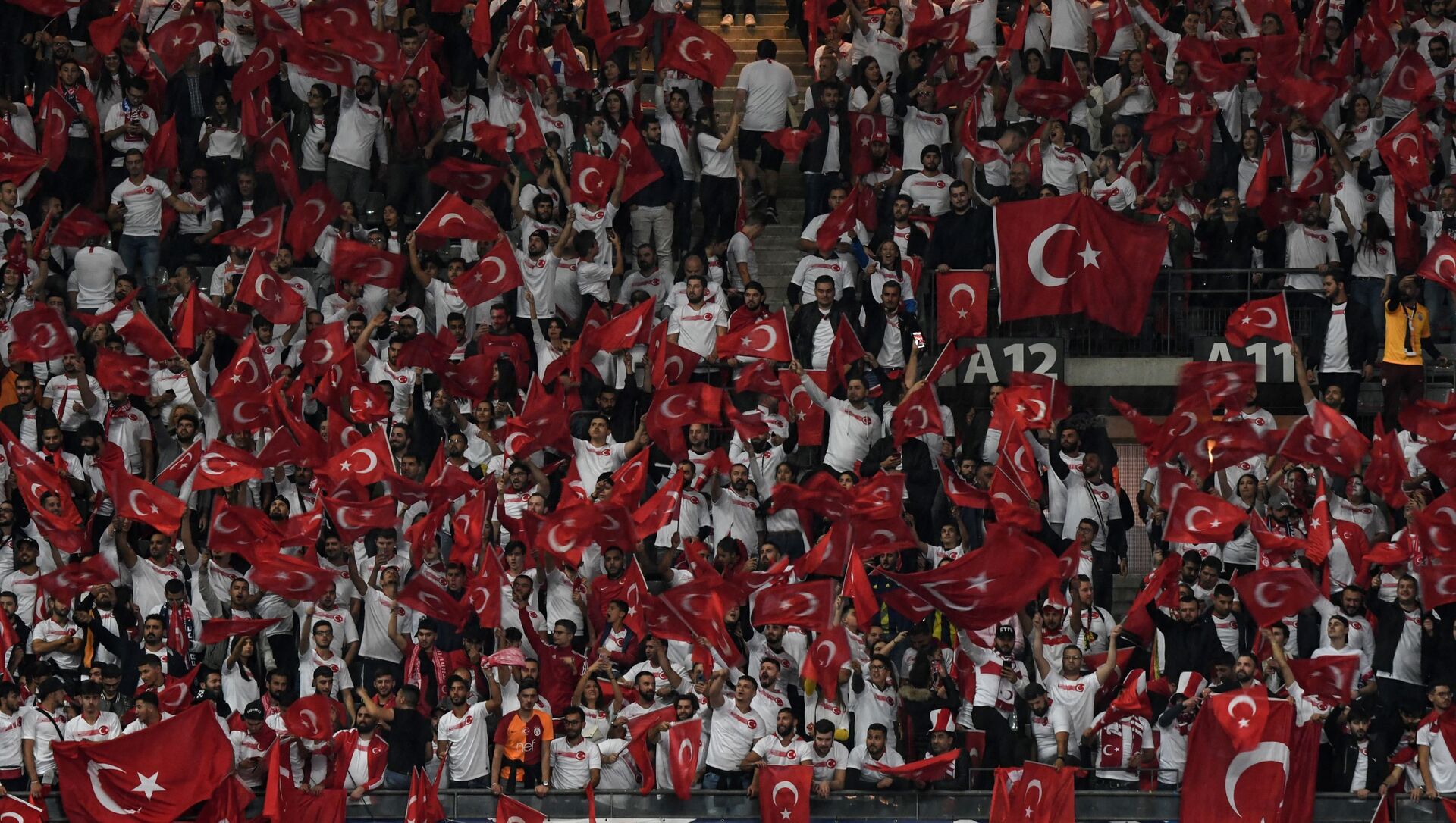 Фанаты сборной Турции на стадионе, фото из архива - Sputnik Азербайджан, 1920, 08.06.2021