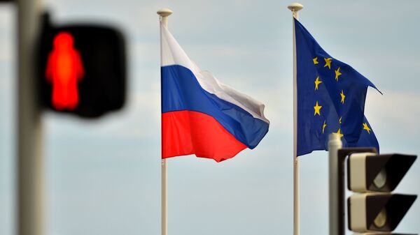 Флаги России и ЕС на набережной Ниццы - Sputnik Азербайджан