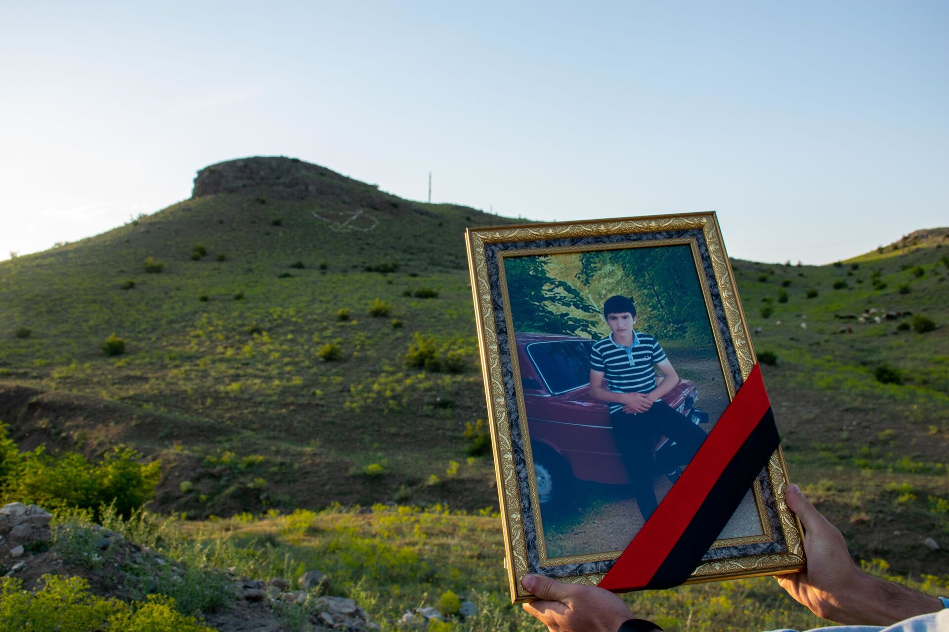 Любовь навсегда: сердце молодого шамкирца навсегда застыло на холме - Sputnik Азербайджан, 1920, 20.06.2021