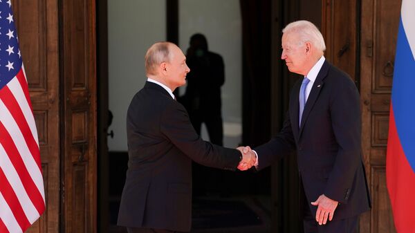  Rusiya Prezidenti Vladimir Putin və ABŞ Prezidenti Co Bayden - Sputnik Azərbaycan