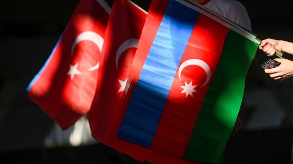 Флаги Азербайджана и Турции - Sputnik Azərbaycan