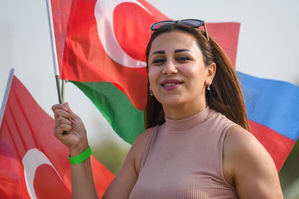 Bakıda Türkiyə yığmasının azarkeşləri.  - Sputnik Азербайджан