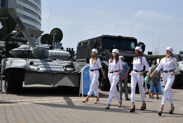 Международная выставка вооружения и военной техники MILEX-2021 в Минске - Sputnik Azərbaycan