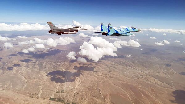 На международных лётно-тактических учениях «Анатолийский орёл – 2021» выполнены задачи по ведению воздушных боёв - Sputnik Азербайджан