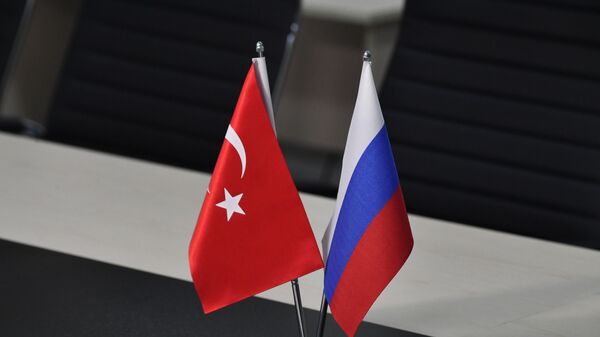 Флаги России и Турции, фото из архива - Sputnik Азербайджан