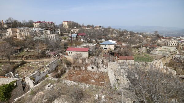 Вид на город Шуша, фото из архива - Sputnik Azərbaycan