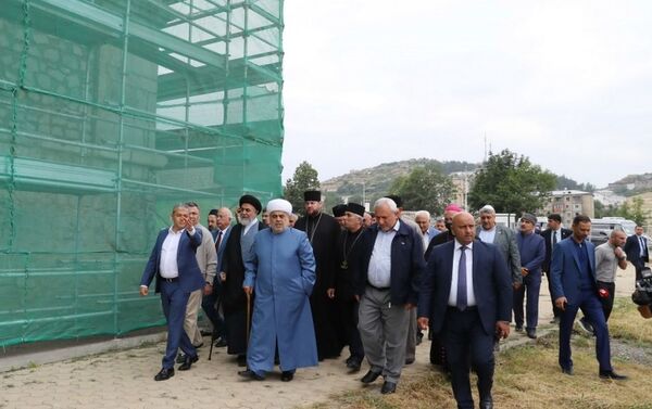 Визит глав религиозных конфессий Азербайджана в Шушу - Sputnik Азербайджан