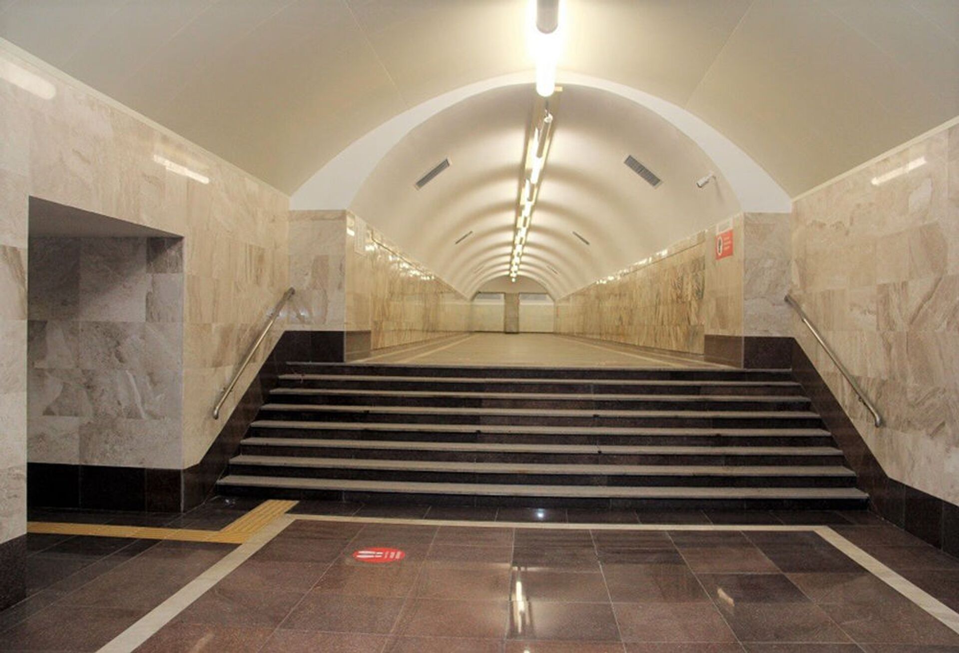 İki metro stansiyasını birləşdirən yol təmirə bağlanır - Sputnik Azərbaycan, 1920, 12.07.2021
