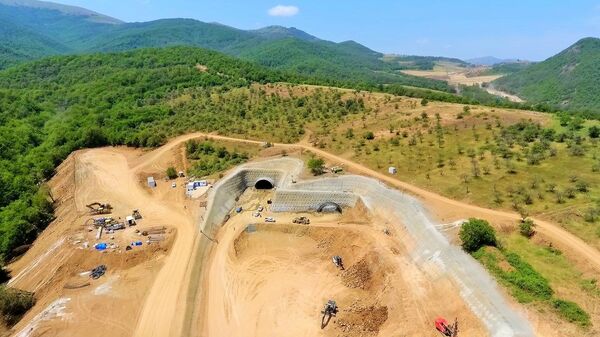 Əhmədbəyli-Füzuli-Şuşa avtomobil yolunda tunellərin inşasına başlanılıb - Sputnik Azərbaycan
