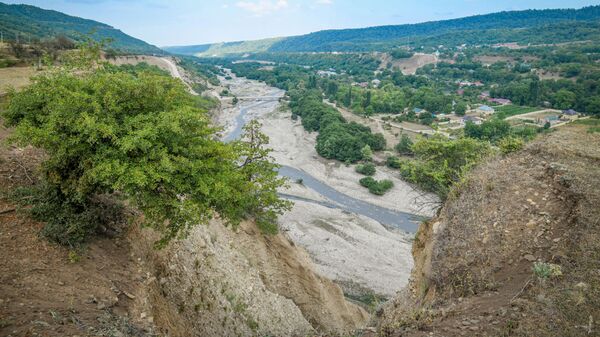 Река в городе Гусар - Sputnik Азербайджан